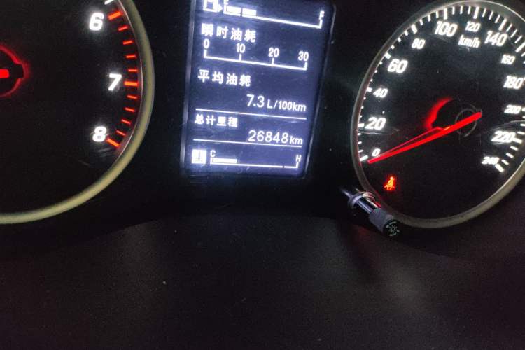 Used Baojun 530 2019 1.5T Manual Elite 7-seater National V Odometer Close Up