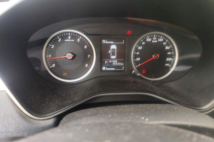 Used Baojun 530 2019 1.5T CVT Elite Model 7 Seats China V Emission Standard Odometer Close Up
