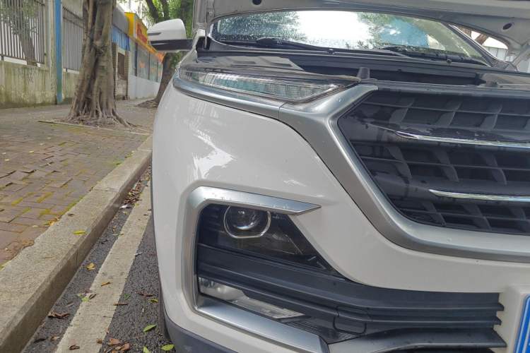 Used Baojun 530 2019 1.5T CVT Luxury 7-seater China VI Right Front Headlight
