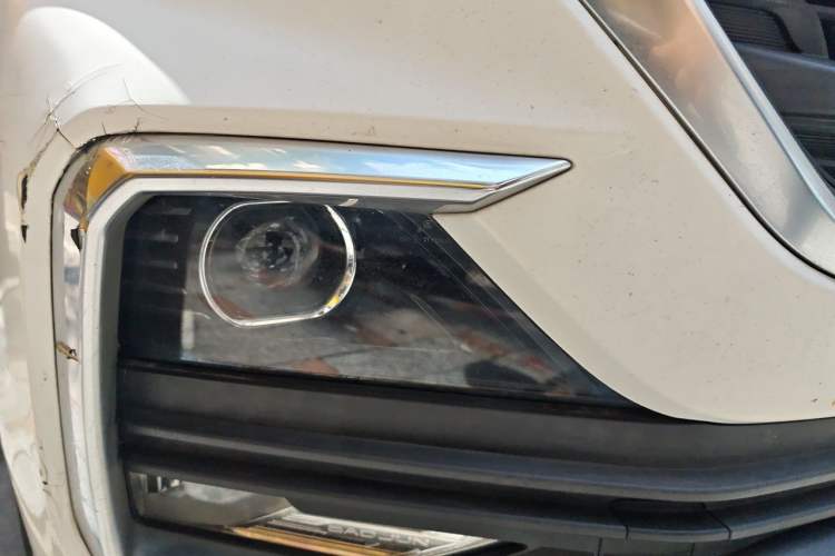 Used Baojun 530 2019 1.5T CVT Luxury Model China VI Emission Standard Right Front Headlight