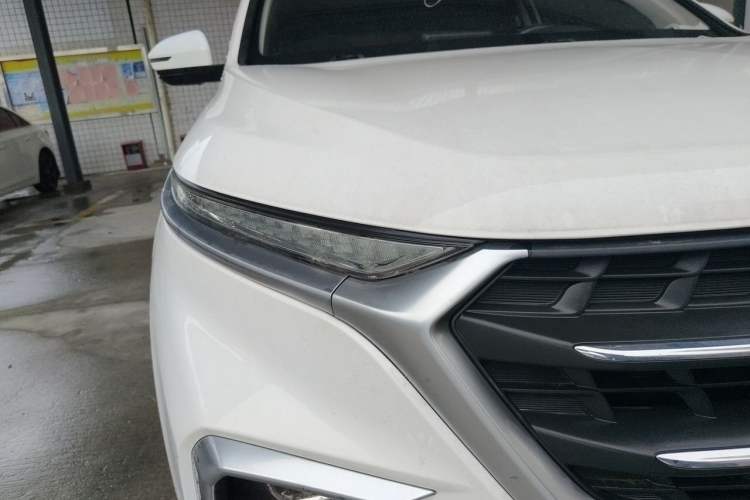 Used Baojun 530 2019 1.5T CVT Luxury 7-seater China VI Right Front Headlight