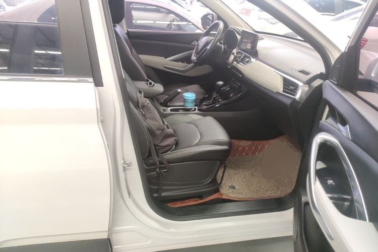 Used Baojun 530 2019 1.5T CVT Luxury Model 7 Seats China V Emission Standard Right Front Seat