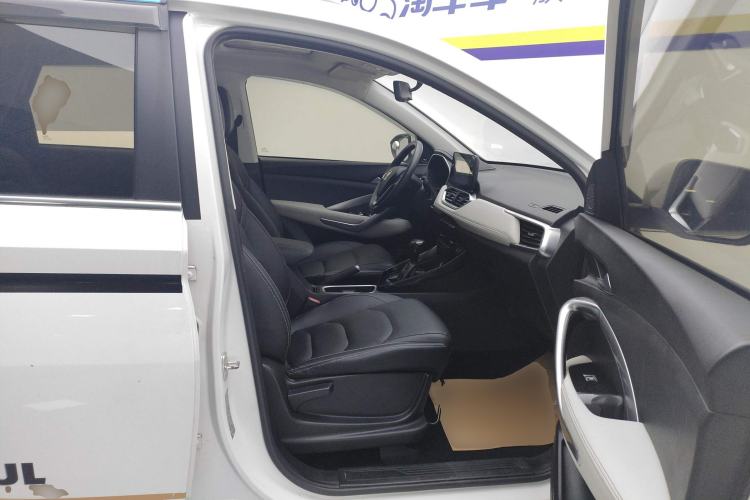 Used Baojun 530 2019 1.5T CVT Luxury Model 7 Seats China V Emission Standard Right Front Seat
