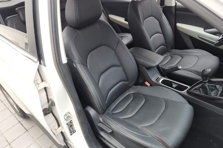 Used Baojun 530 2019 1.5T Manual Luxury 7-seater National V Right Front Seat