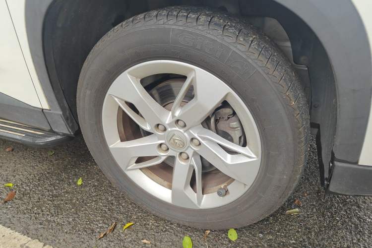 Used Baojun 530 2019 1.5T CVT Luxury 7-seater China VI Right Front Wheel Hub