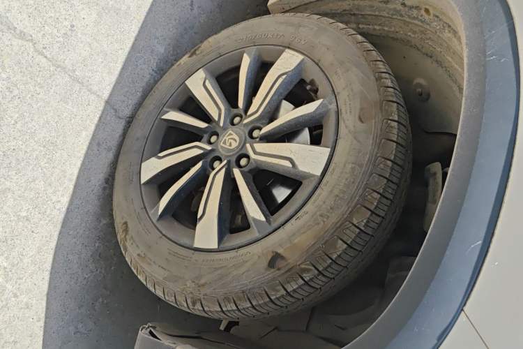 Used Baojun 530 2019 1.5T Manual Comfort Version 7 Seats China V Emission Standard Right Front Wheel Hub