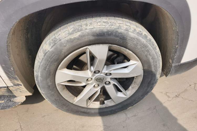 Used Baojun 530 2019 1.5T Manual Comfort Version 7 Seats China V Emission Standard Right Front Wheel Hub