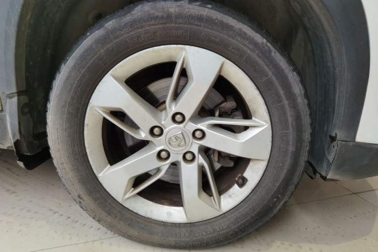 Used Baojun 530 2019 1.5T CVT Luxury Model 7 Seats China V Emission Standard Right Front Wheel Hub