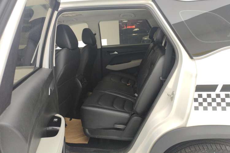 Used Baojun 530 2019 1.5T CVT Luxury Model 7 Seats China V Emission Standard Right Rear Seat