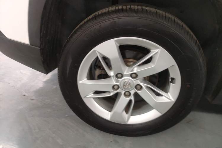 Used Baojun 530 2019 1.5T CVT Luxury Model 7 Seats China V Emission Standard Right Rear Wheel Hub