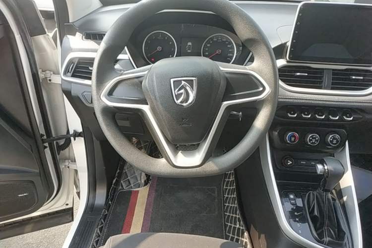 Used Baojun 530 2019 1.5T CVT Elite Version China V Steering Wheel
