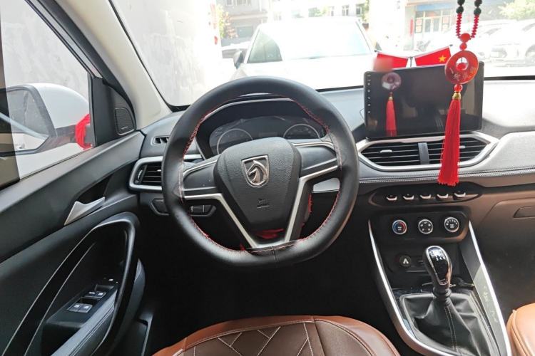 Used Baojun 530 2019 1.5T Manual Comfort Version 7 Seats China V Emission Standard Steering Wheel