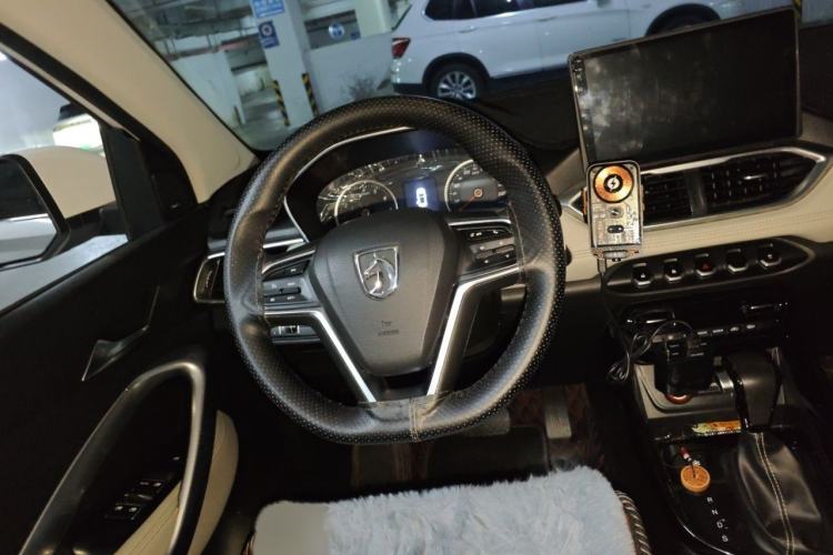 Used Baojun 530 2019 1.5T CVT Luxury Model China V Steering Wheel
