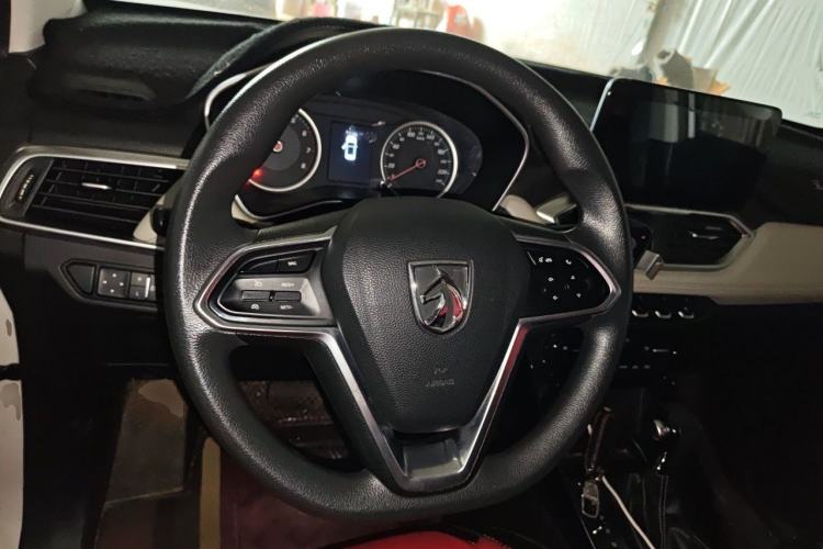 Used Baojun 530 2019 1.5T CVT Luxury Model 7 Seats China V Emission Standard Steering Wheel