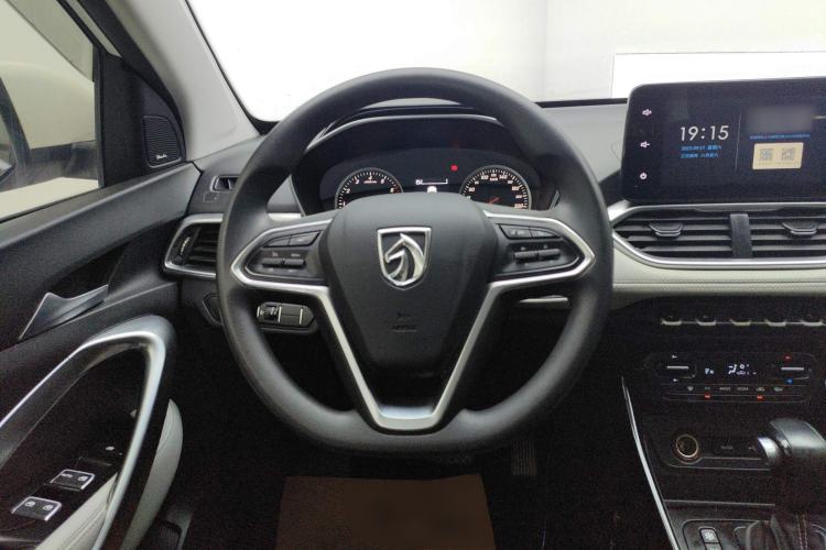 Used Baojun 530 2019 1.5T CVT Luxury Model 7 Seats China V Emission Standard Steering Wheel