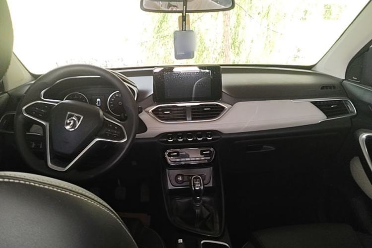 Used Baojun 530 2019 1.5T Manual Luxury 7-seater National V Steering Wheel