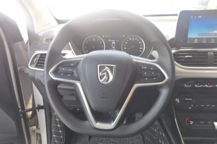 Used Baojun 530 2019 1.5T CVT Luxury Model China VI Emission Standard Steering Wheel