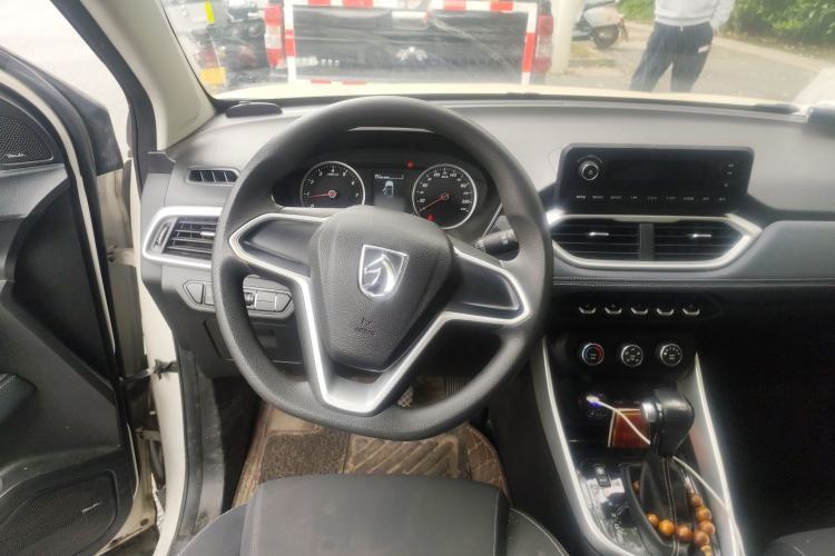 Used Baojun 530 2019 1.5T CVT Elite Model 7 Seats China V Emission Standard Steering Wheel