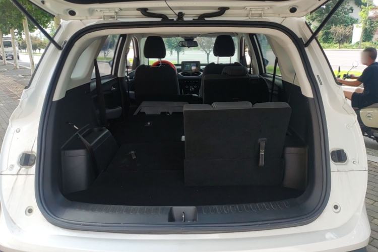 Used Baojun 530 2019 1.5T Manual Elite 7-seater China VI Trunk