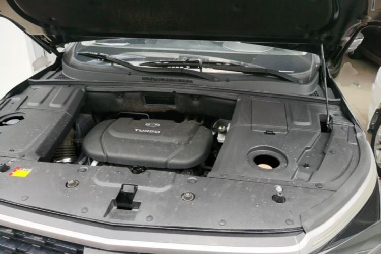 Used Baojun 530 2020 1.5T CVT Prestige Connected Version 7 Seats Engine Bay