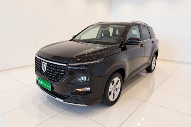 Baojun 530 2020 1.5T CVT Luxury Connected Version 7 Seats مستعملة