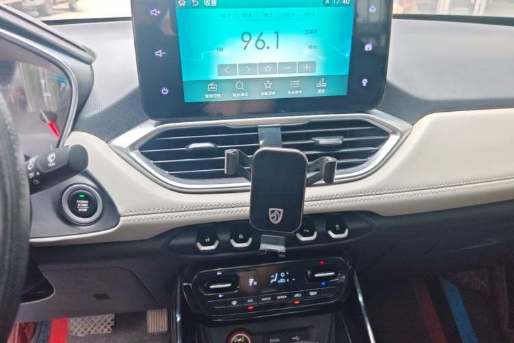 Used Baojun 530 2020 1.5T CVT Prestige Connected Version 5 Seats Audio And AC Panel