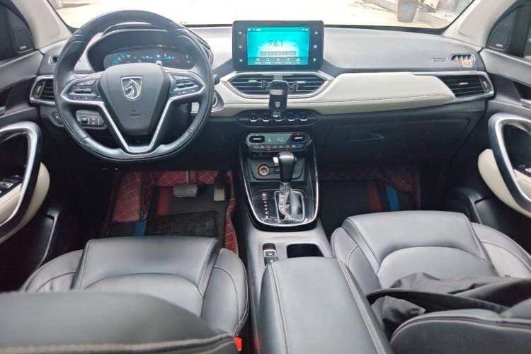 Used Baojun 530 2020 1.5T CVT Prestige Connected Version 5 Seats Center Console