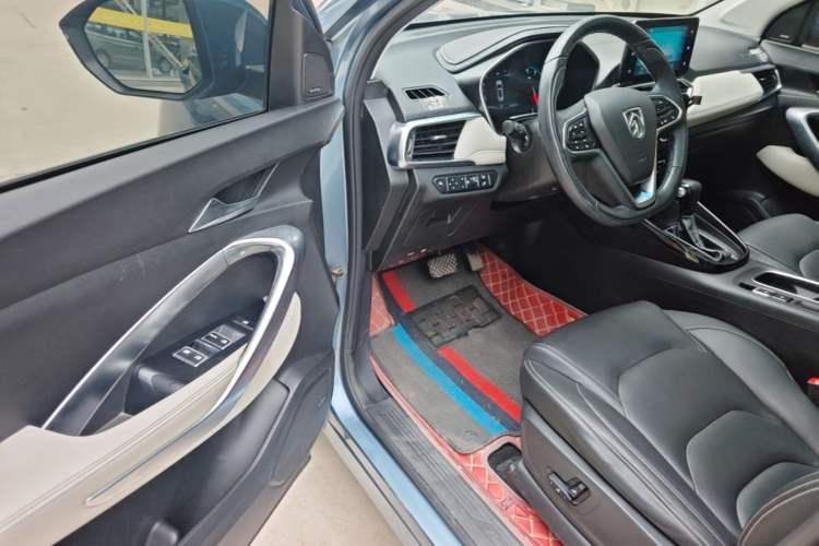 Used Baojun 530 2020 1.5T CVT Prestige Connected Version 5 Seats Driver Seat