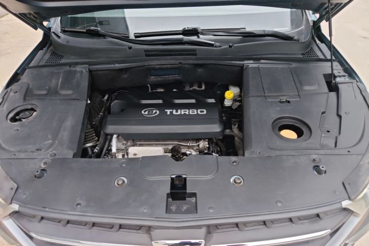 Used Baojun 530 2020 1.5T CVT Prestige Connected Version 5 Seats Engine Bay