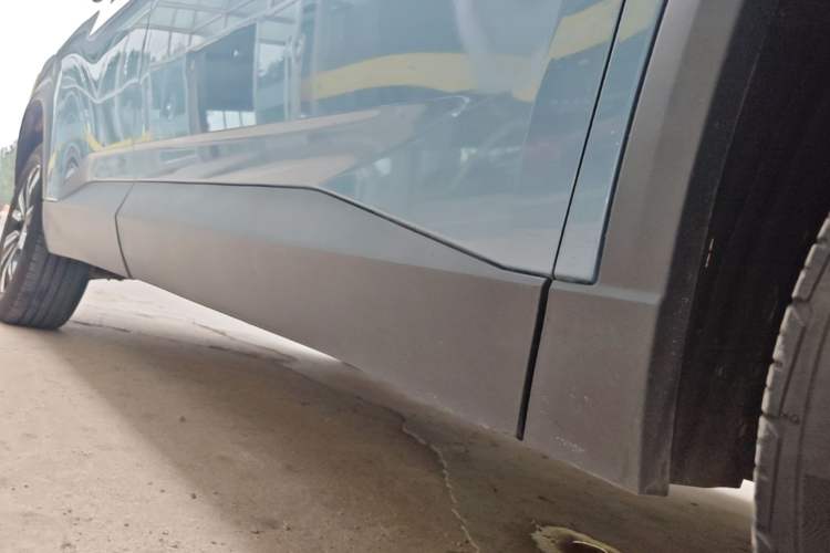 Used Baojun 530 2020 1.5T CVT Prestige Connected Version 5 Seats Right Side Sill