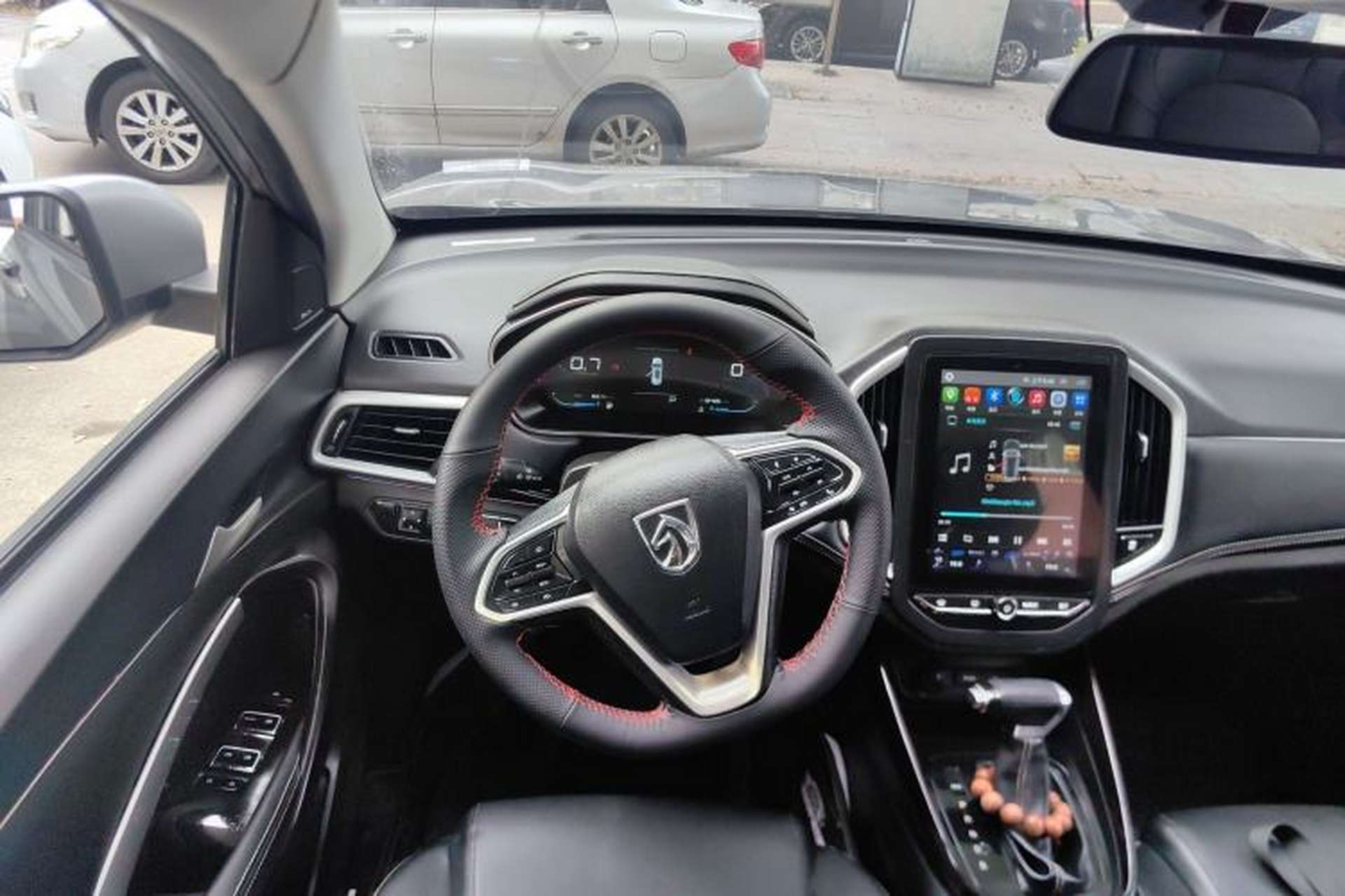 Used Baojun 530 2020 1.5T CVT Prestige Connected Version 7 Seats Center Console