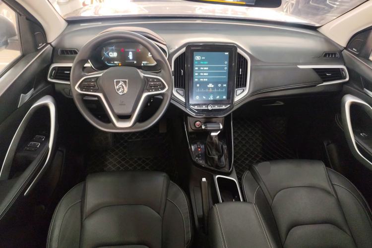 Used Baojun 530 2020 1.5T CVT Luxury Connected Version 6 Seats Center Console