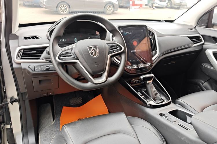 Used Baojun 530 2020 1.5T CVT Prestige Connected Version 5 Seats Center Console