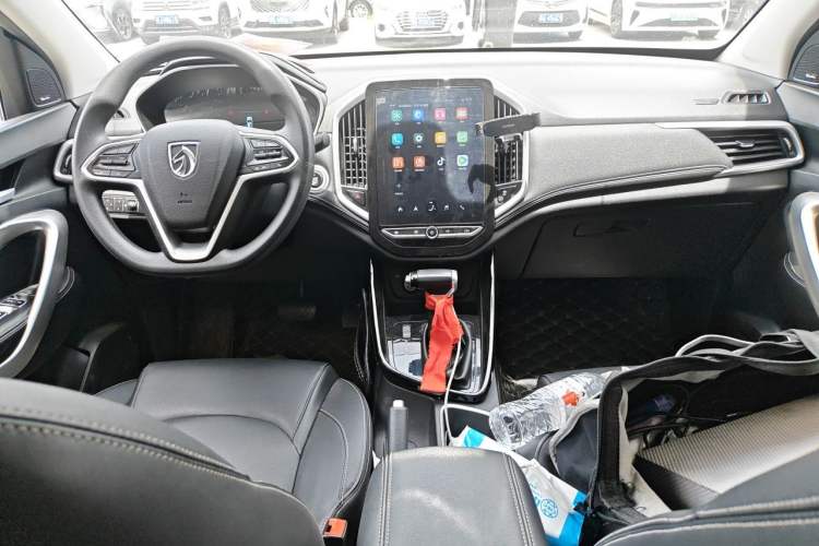 Used Baojun 530 2020 1.5T CVT Luxury Connected Version 5 Seats Center Console