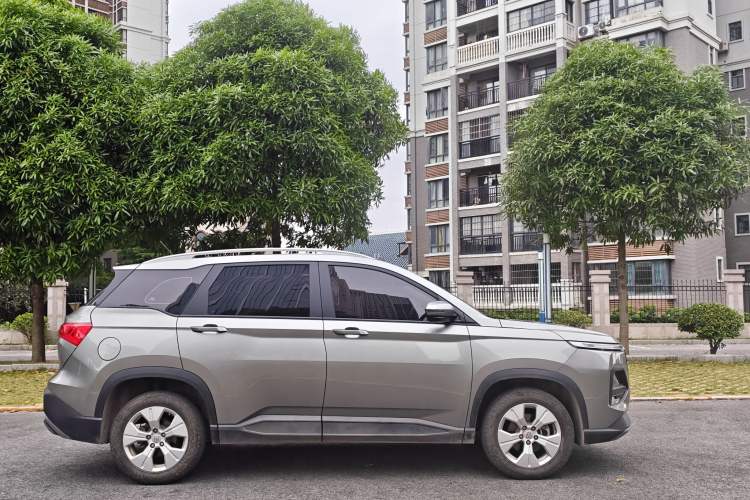 Used Baojun 530 2020 1.5T Manual Comfort Version 5 Seats Exterior 6