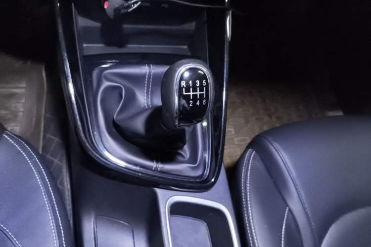 Used Baojun 530 2020 1.5T Manual Luxury Version 6 Seats Gear Lever