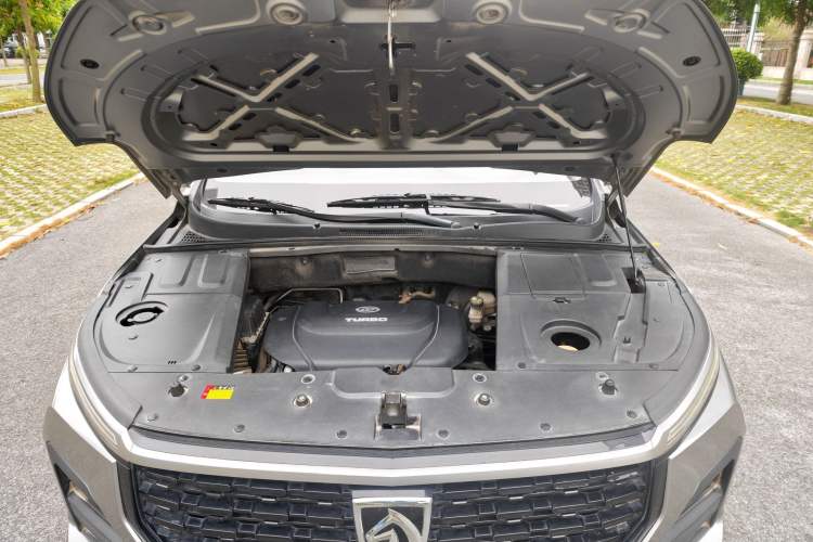 Used Baojun 530 2020 1.5T Manual Comfort Version 5 Seats Interior 4