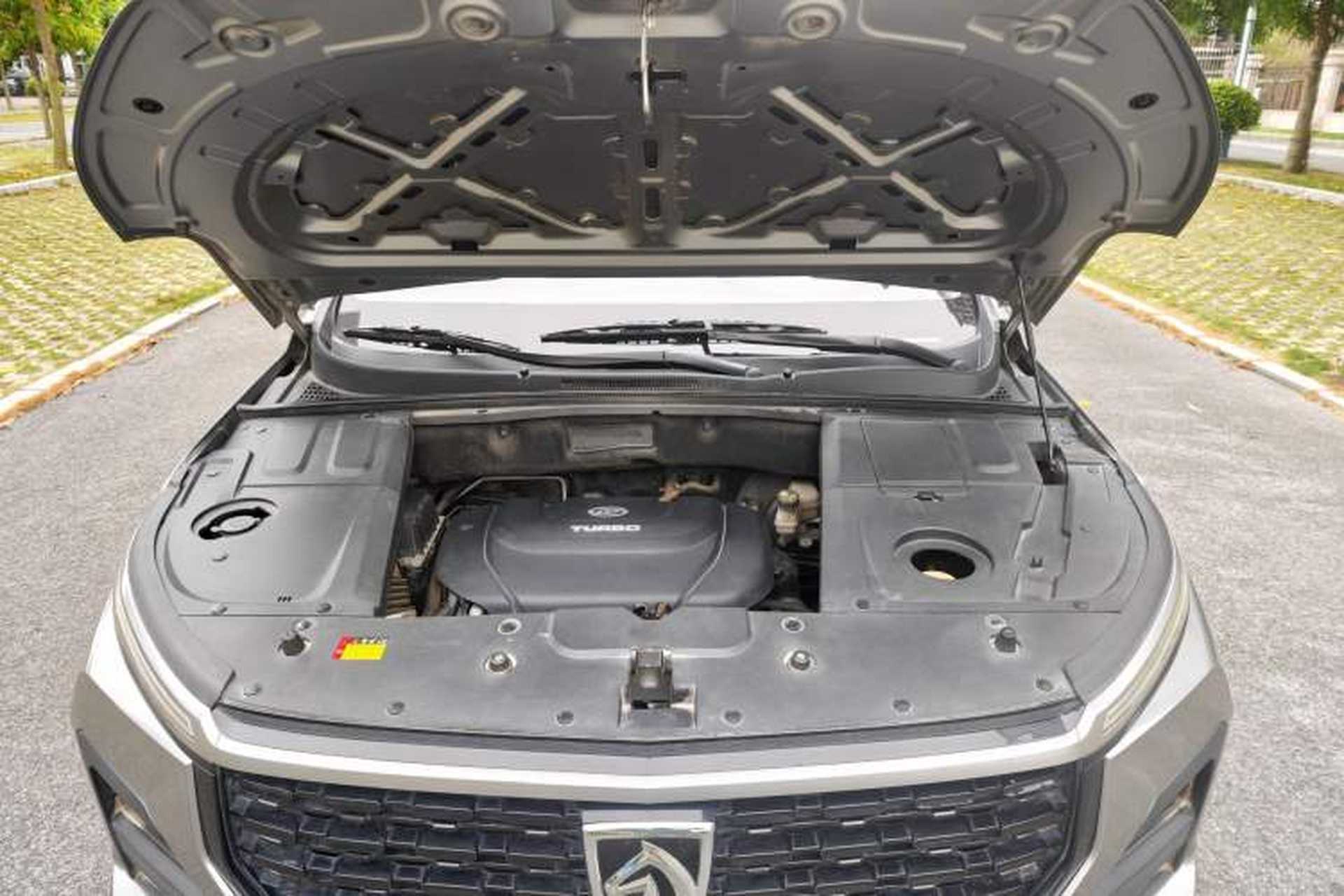 Used Baojun 530 2020 1.5T Manual Comfort Version 5 Seats Interior 4