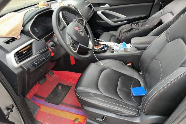 Used Baojun 530 2020 1.5T CVT Prestige Connected Version 5 Seats Left Front Seat