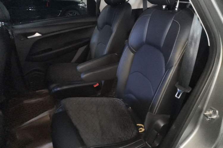 Used Baojun 530 2020 1.5T Manual Luxury Version 6 Seats Left Rear Seat