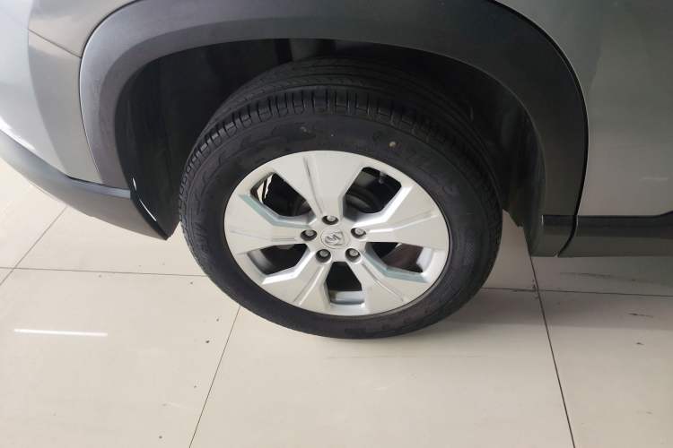 Used Baojun 530 2020 1.5T CVT Luxury Connected Version 6 Seats Right Rear Wheel Hub