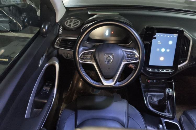 Used Baojun 530 2020 1.5T Manual Luxury Version 6 Seats Steering Wheel
