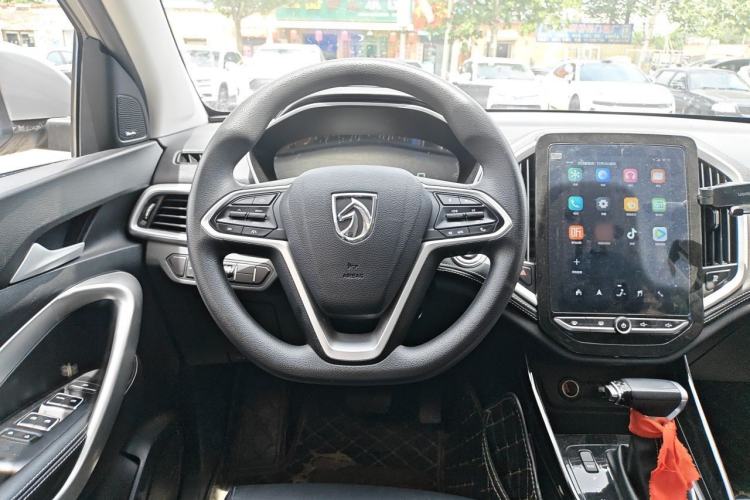 Used Baojun 530 2020 1.5T CVT Luxury Connected Version 5 Seats Steering Wheel