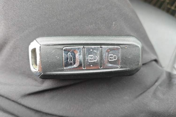 Used Baojun 530 2020 1.5T CVT Luxury Connected Version 5 Seats Vehicle Key