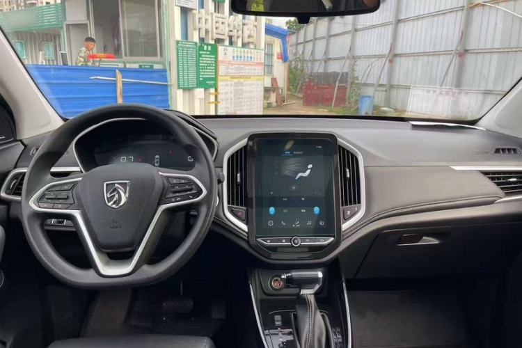 Used Baojun 530 2020 1.5T CVT Prestige Connected Version 5 Seats Interior 1