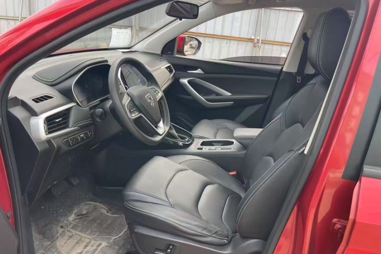 Used Baojun 530 2020 1.5T CVT Prestige Connected Version 5 Seats Interior 2