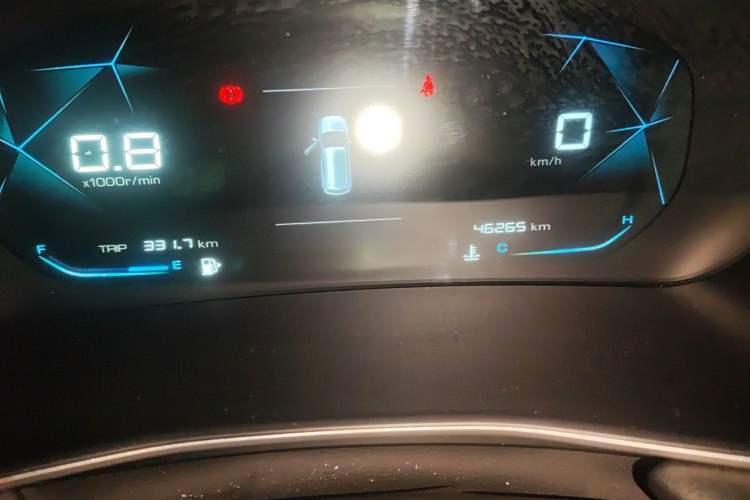 Used Baojun 530 2020 1.5T Manual Luxury Version 7 Seats Odometer Close Up