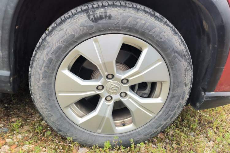 Used Baojun 530 2020 1.5T CVT Luxury Connected Version 6 Seats Right Front Wheel Hub