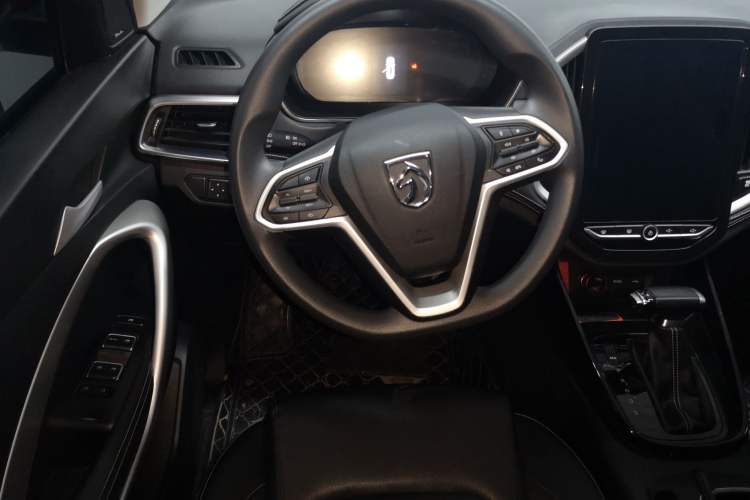Used Baojun 530 2020 1.5T CVT Prestige Connected Version 7 Seats Steering Wheel