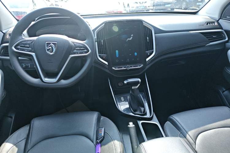 Used Baojun 530 2020 1.5T CVT Luxury Connected Version 5 Seats Center Console